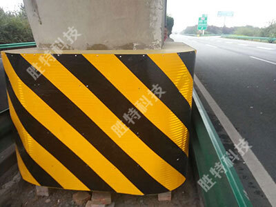 為陜西西渭(西瞳)高速安裝的高速公路橋墩防撞設施